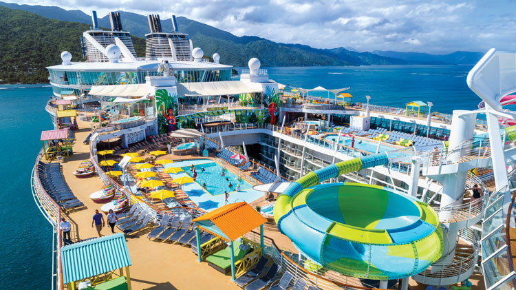 Oasis of the Seas - Pool Deck